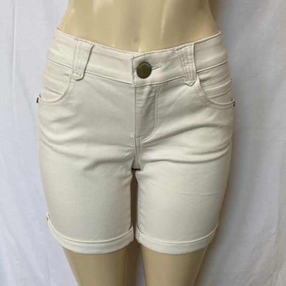 SALE!!! DEMOCRACY Jeans Women’s Tummy Control Size 4 Beige Shorts 7” Inseam NWOT - Picture 4 of 6